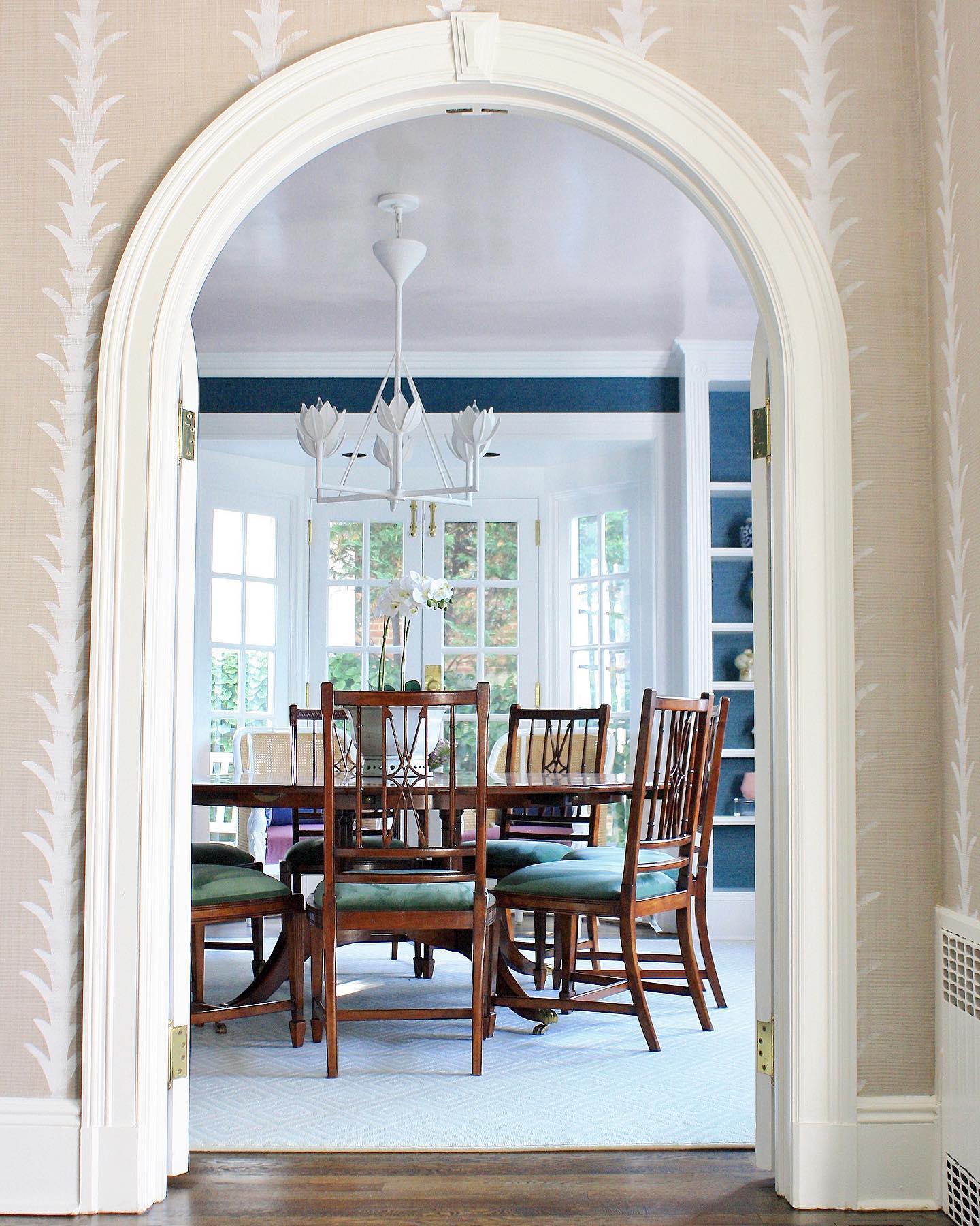 Alberto Modern Minimalist Floral Brass Chandelier - Letslighting