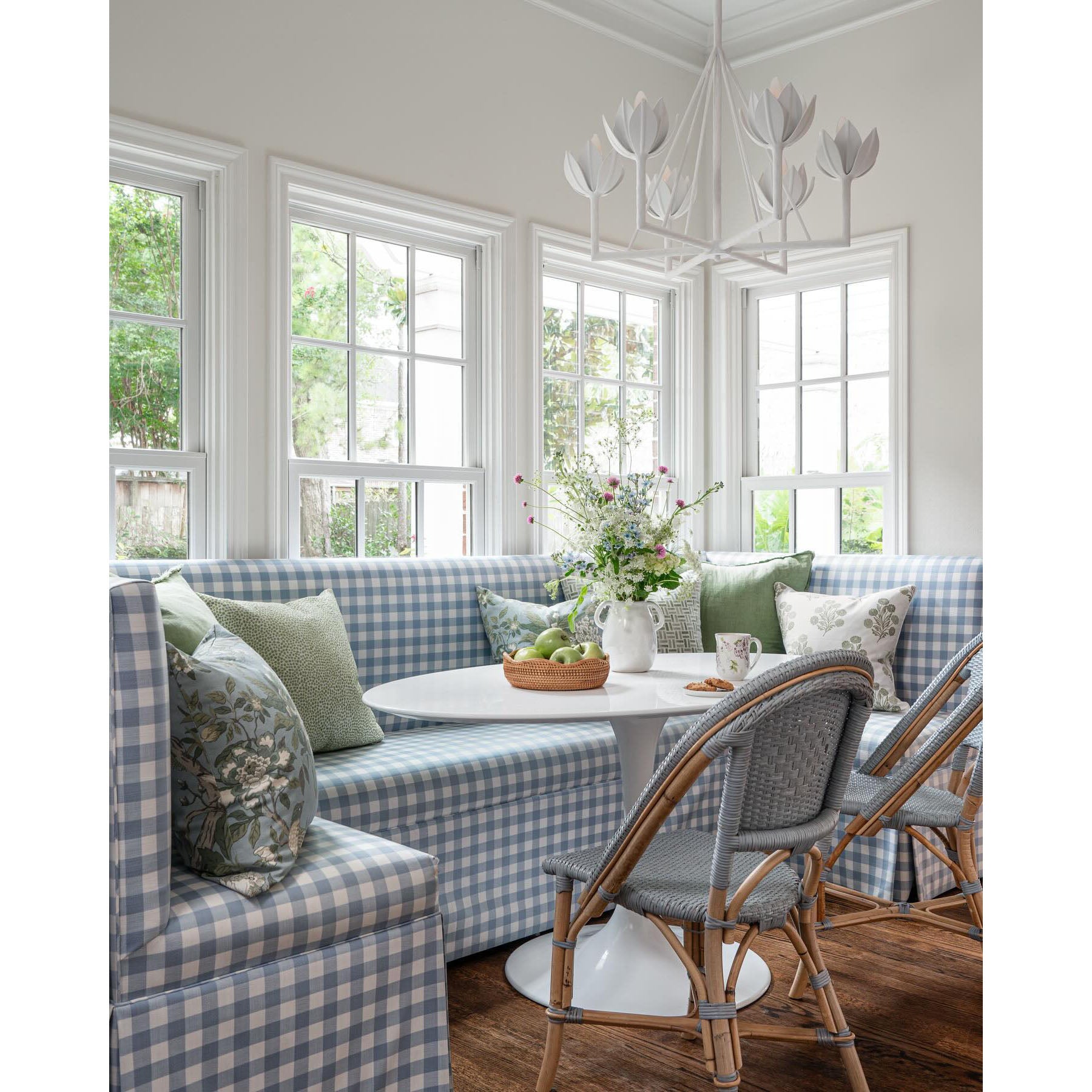 Alberto Modern Minimalist Floral Brass Chandelier - Letslighting