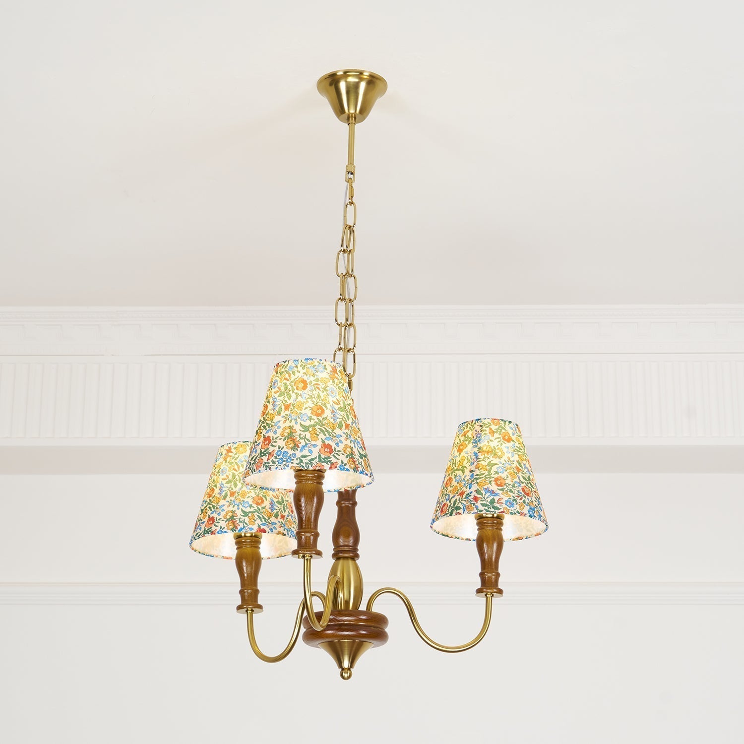 Cassian Kronleuchter mit floralem Stoffbezug-Letslighting