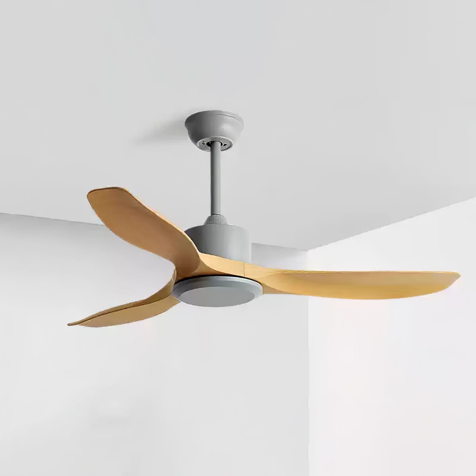 Meren Minimalistischer Deckenventilator aus Holz, der sein minimalistisches Design hervorhebt