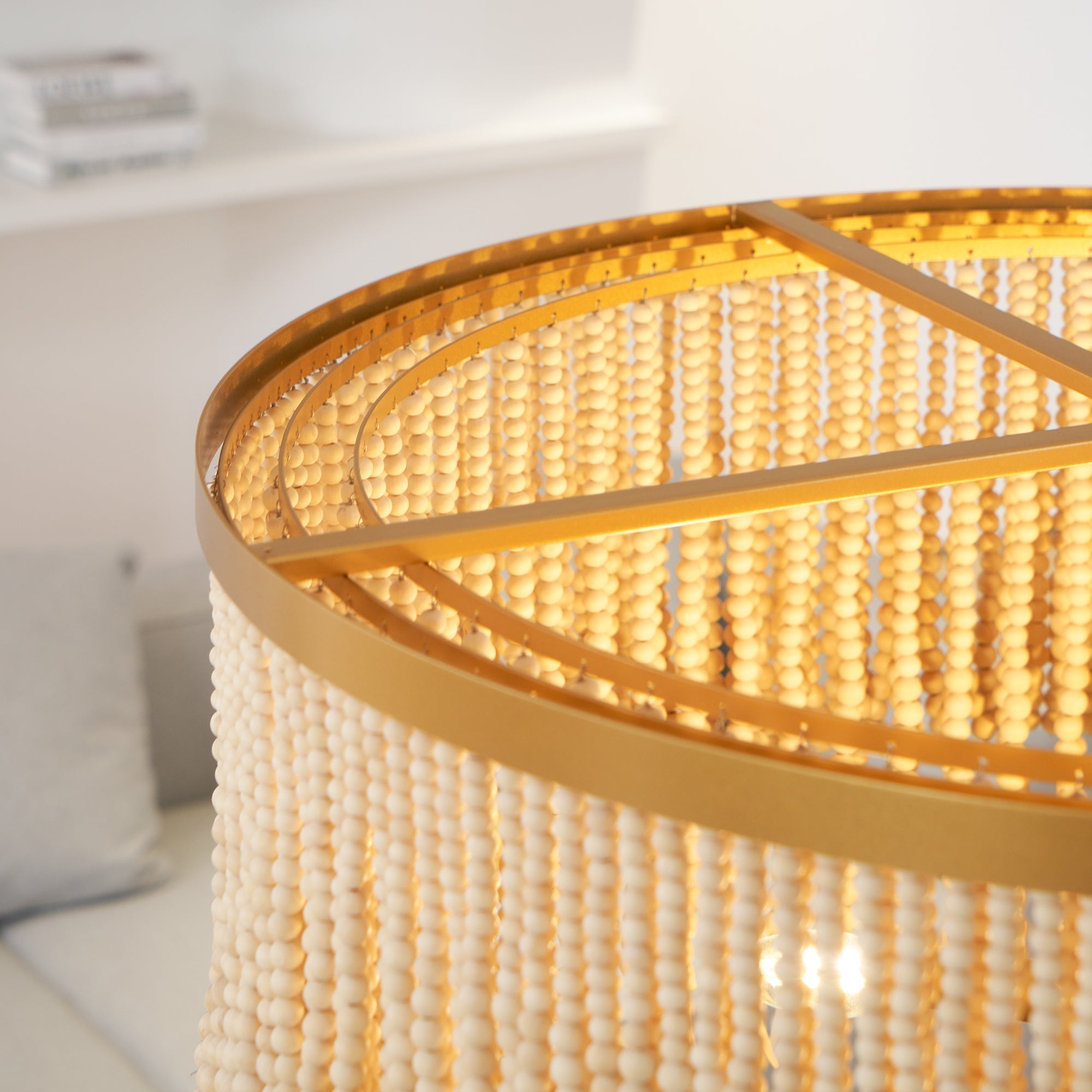 Odette Kronleuchter aus Holz und Kokosnussperlen-Letslighting
