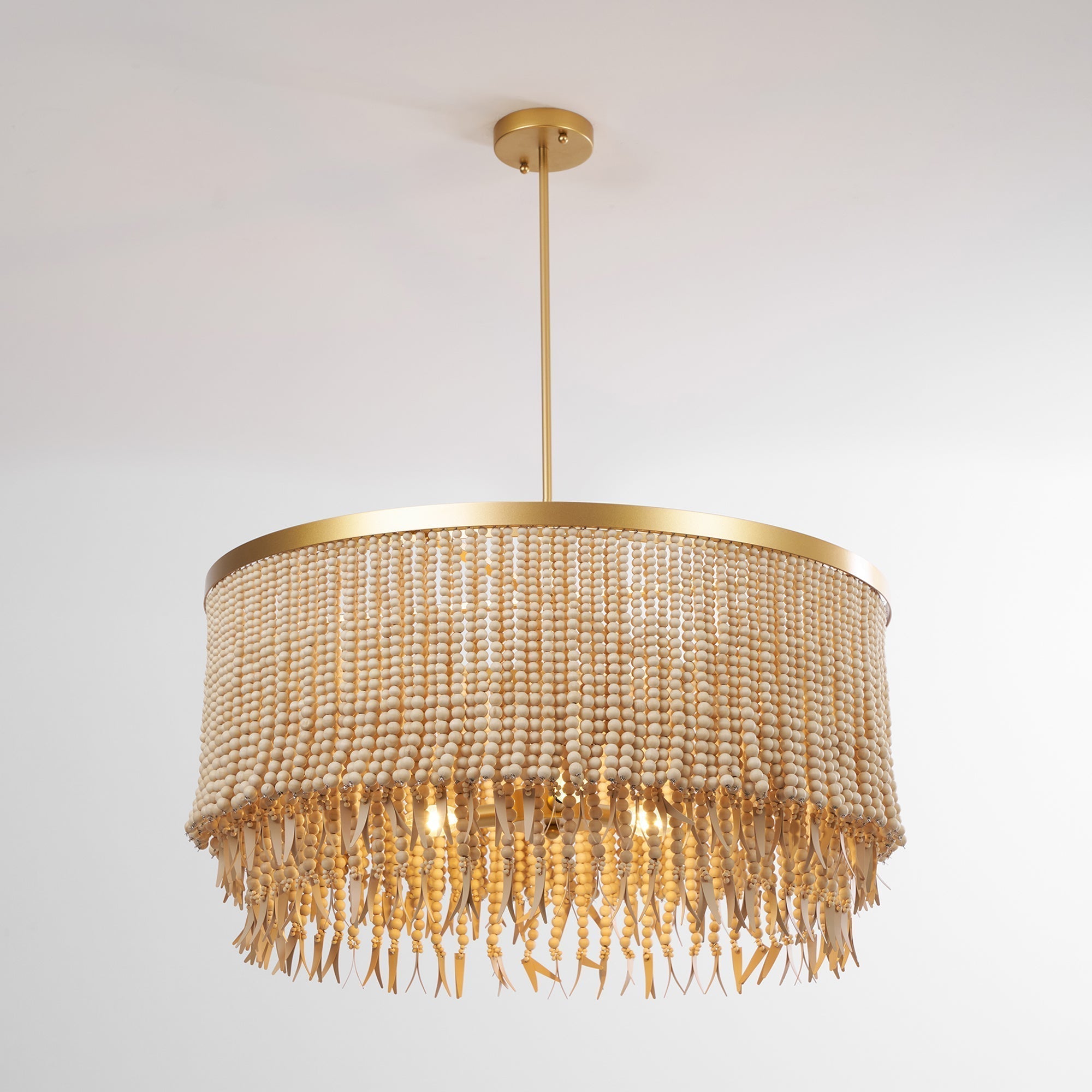 Odette Kronleuchter aus Holz und Kokosnussperlen-Letslighting