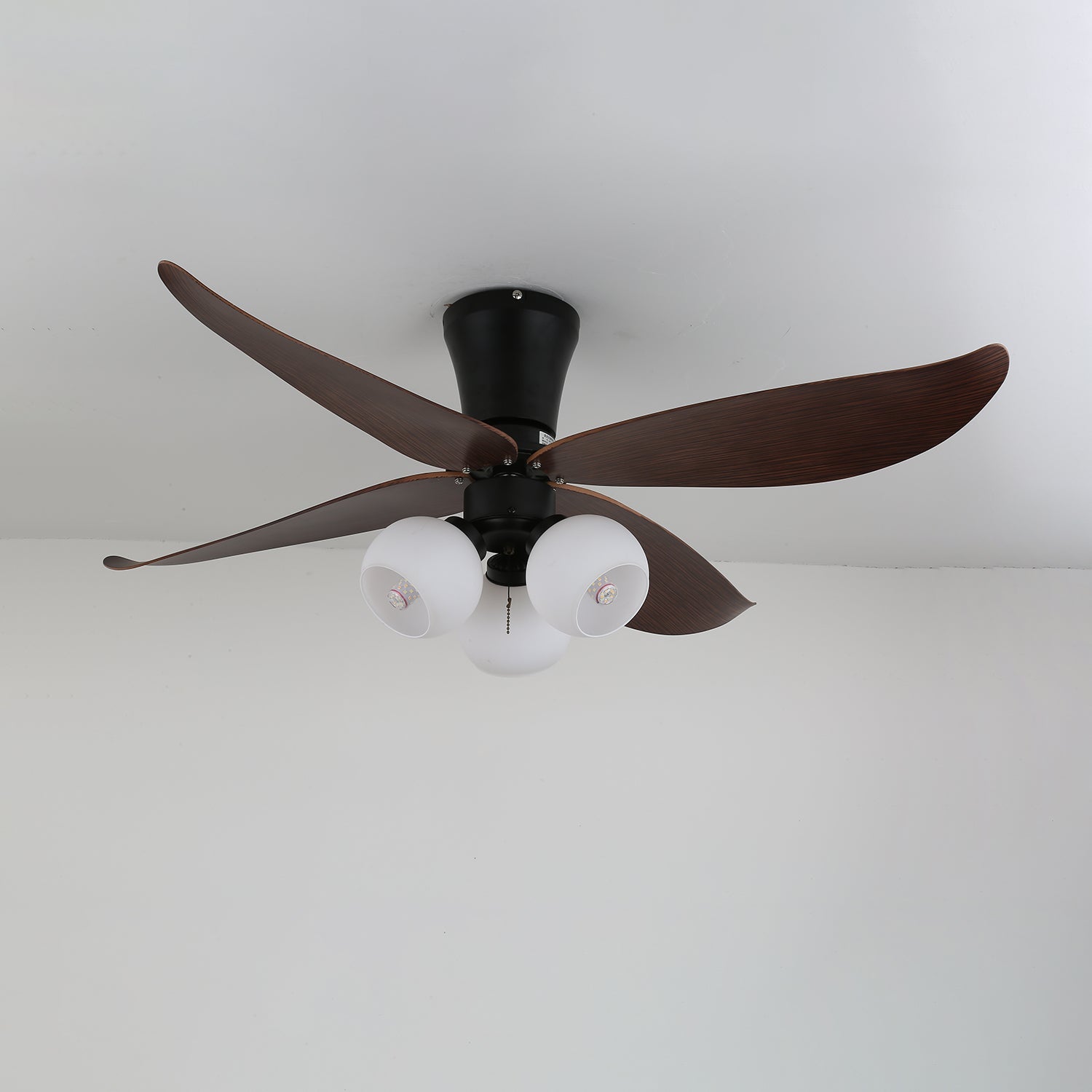 Lunair Vintage Deckenventilatorleuchte mit Walnussholz-Finish