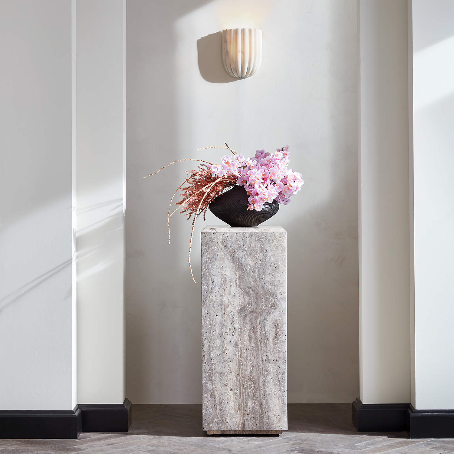 Tinduvys Elegance Ariel Single Marble Fluted Wall Lamp - Letslighting