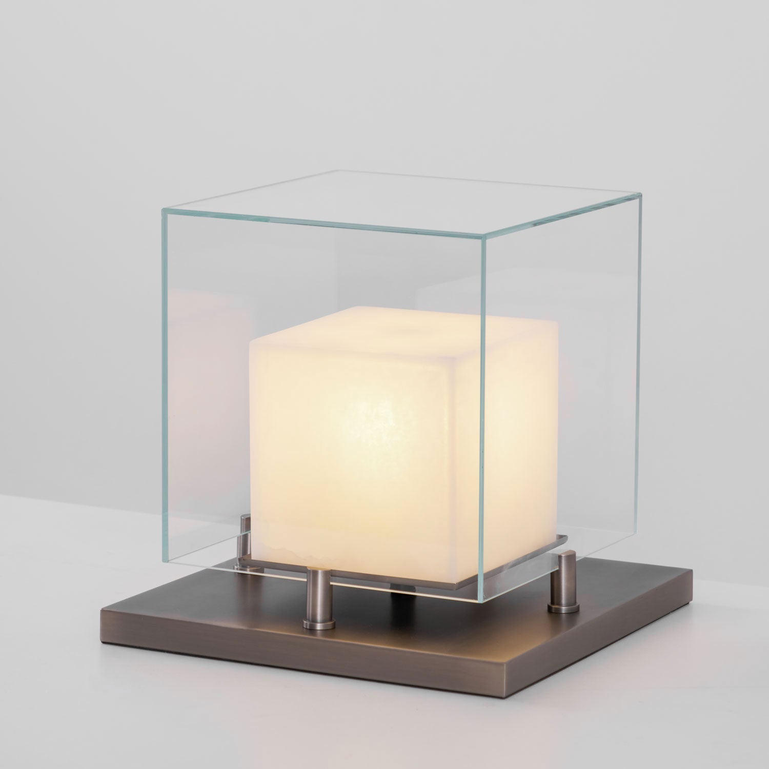 Cubo Alabaster Table Lamp - Neutralighting
