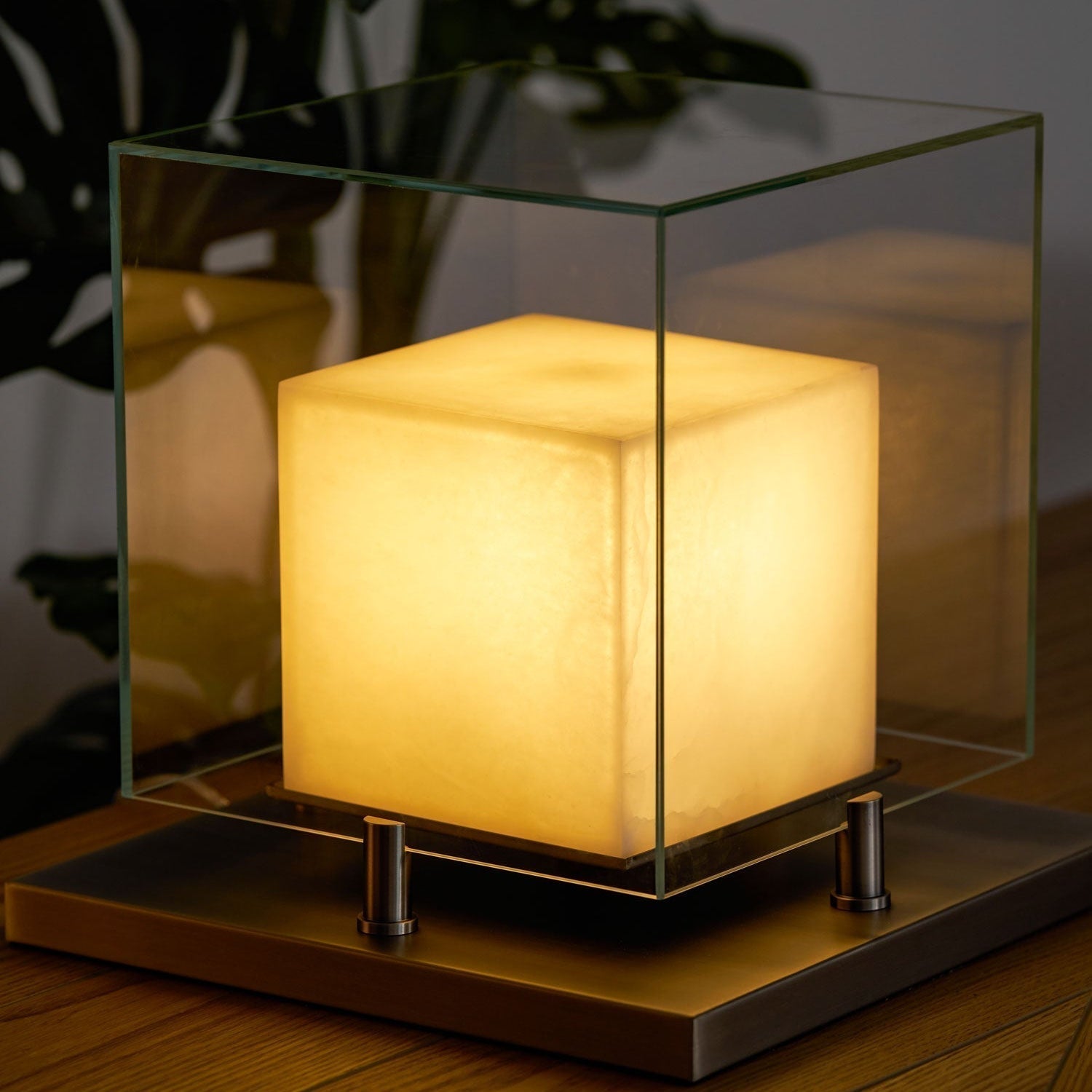 Cubo Alabaster Table Lamp - Neutralighting