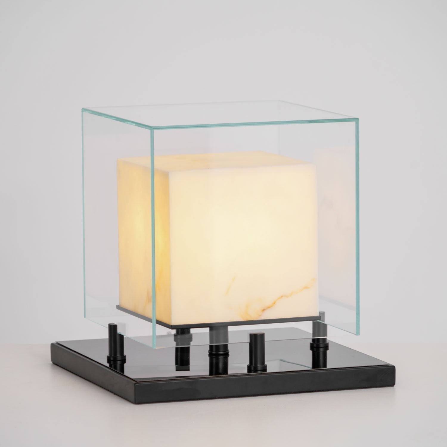 Cubo Alabaster Table Lamp - Neutralighting