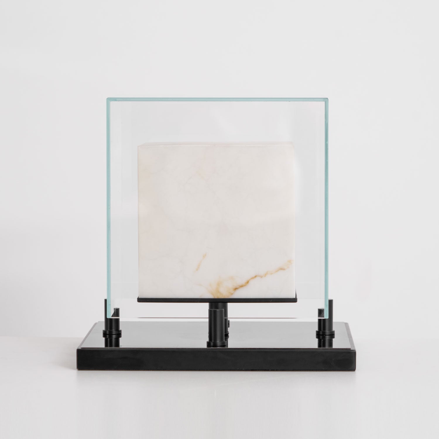 Cubo Alabaster Table Lamp - Neutralighting