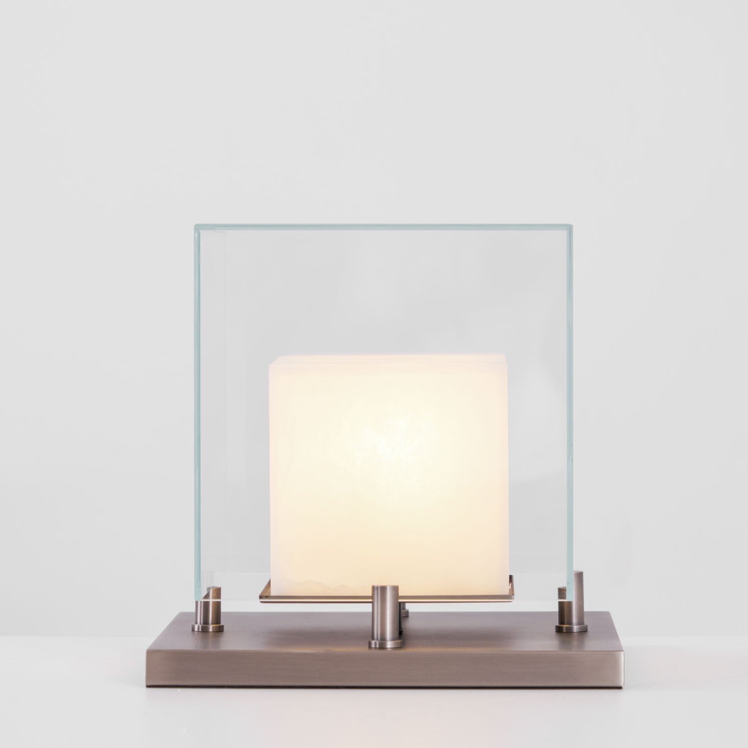 Cubo Alabaster Table Lamp - Neutralighting