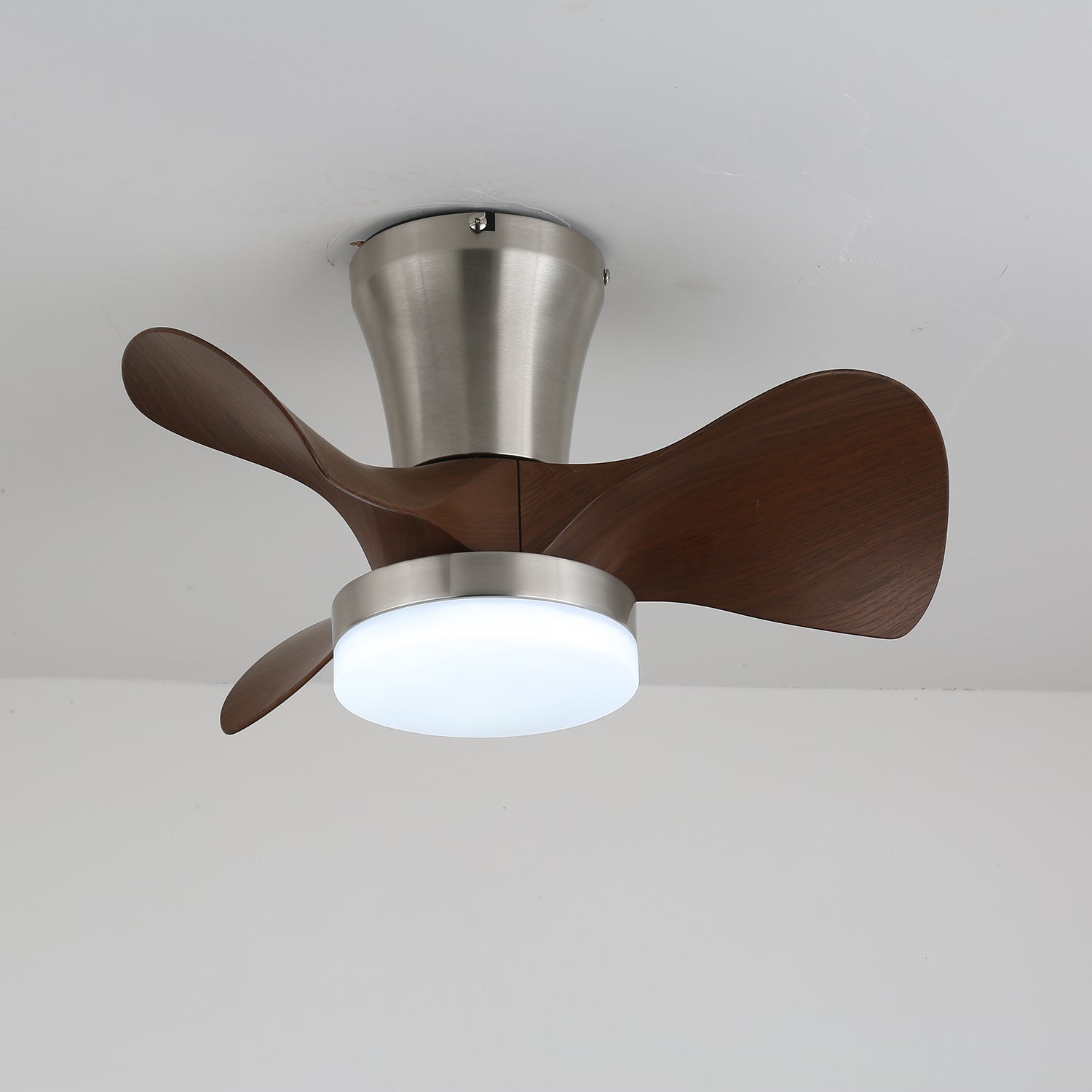 Nera Moderner Holz-Deckenventilator mit Beleuchtung
