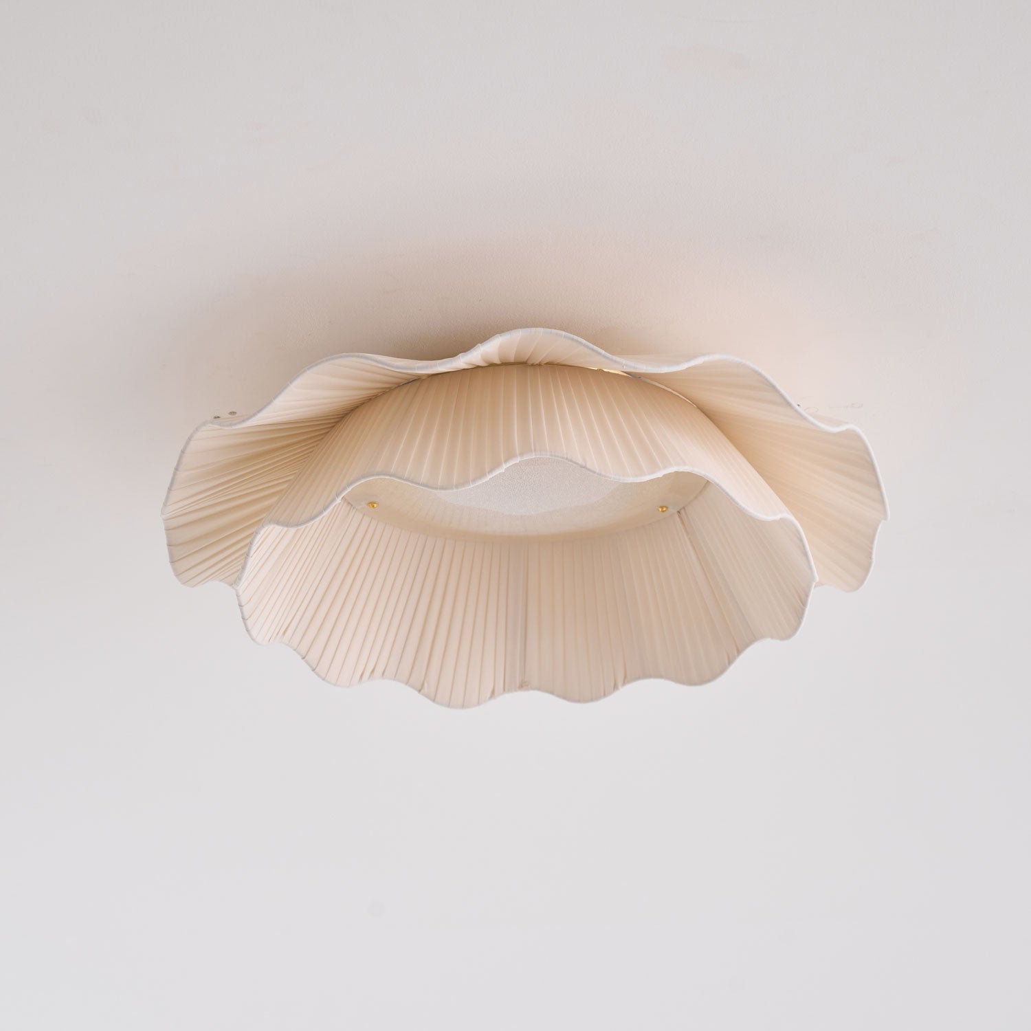 Arwen Fabric Wave Ceiling Lamp - Blowlighting