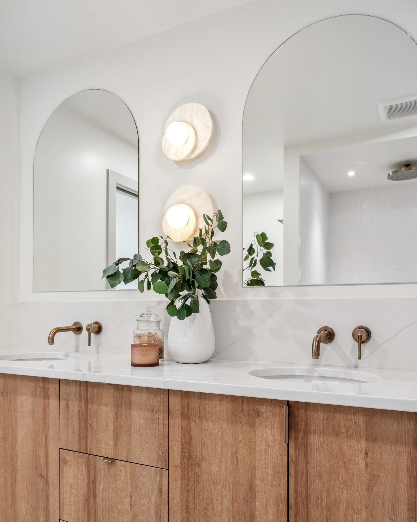 Alorarae Organic Alabaster Wall Light - Neutralighting