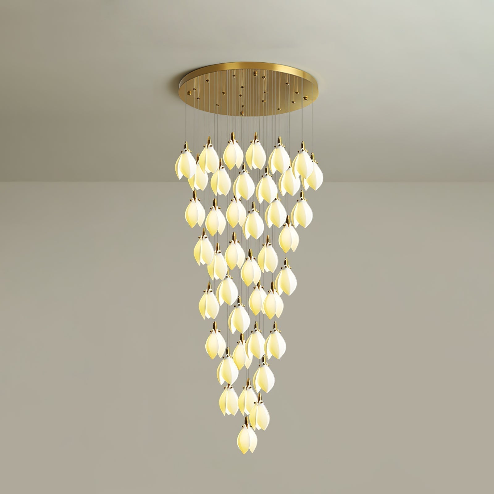 Caphayra Kronleuchter aus Keramik und Messing-Letslighting