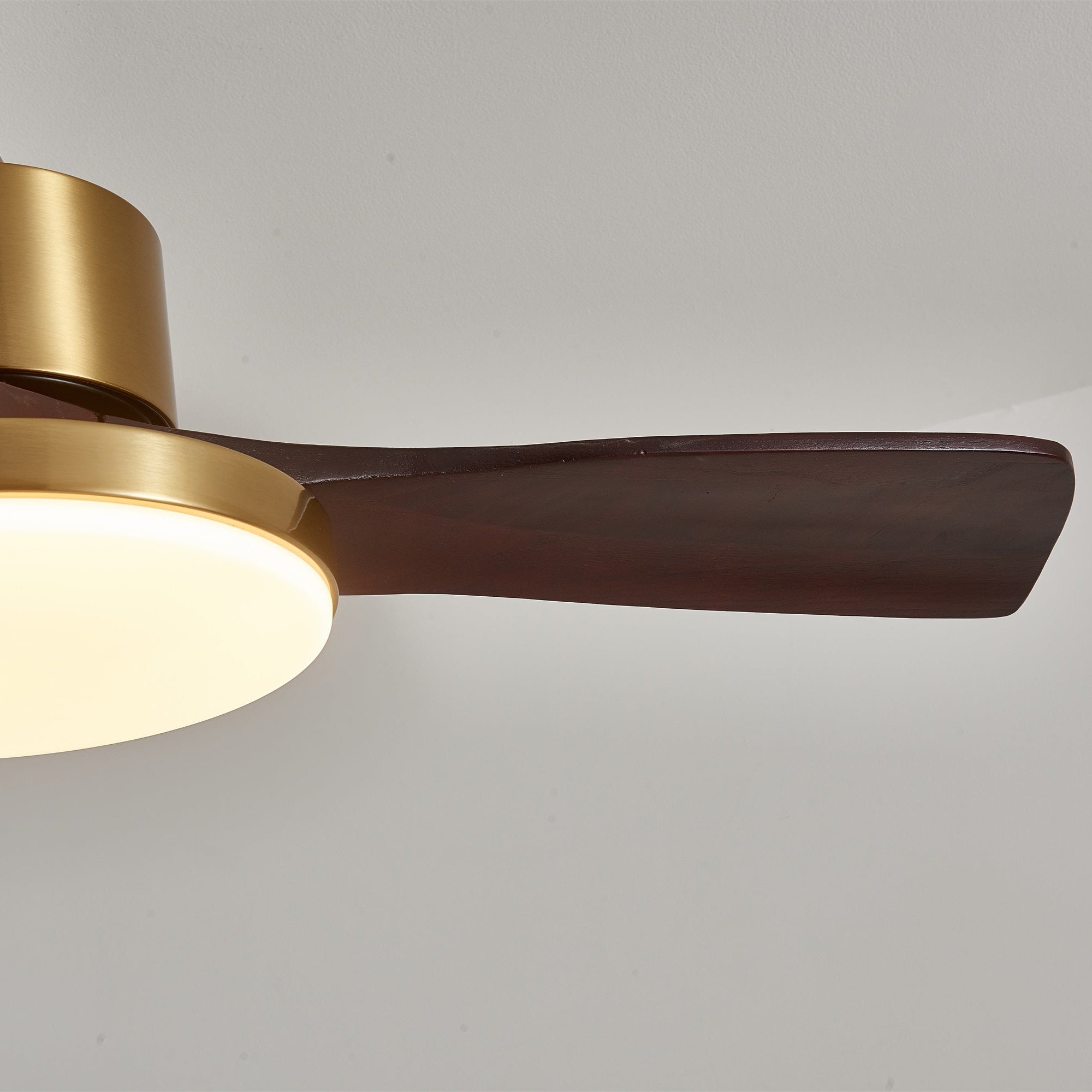 Xen Deckenventilator mit Licht, Seitenansicht