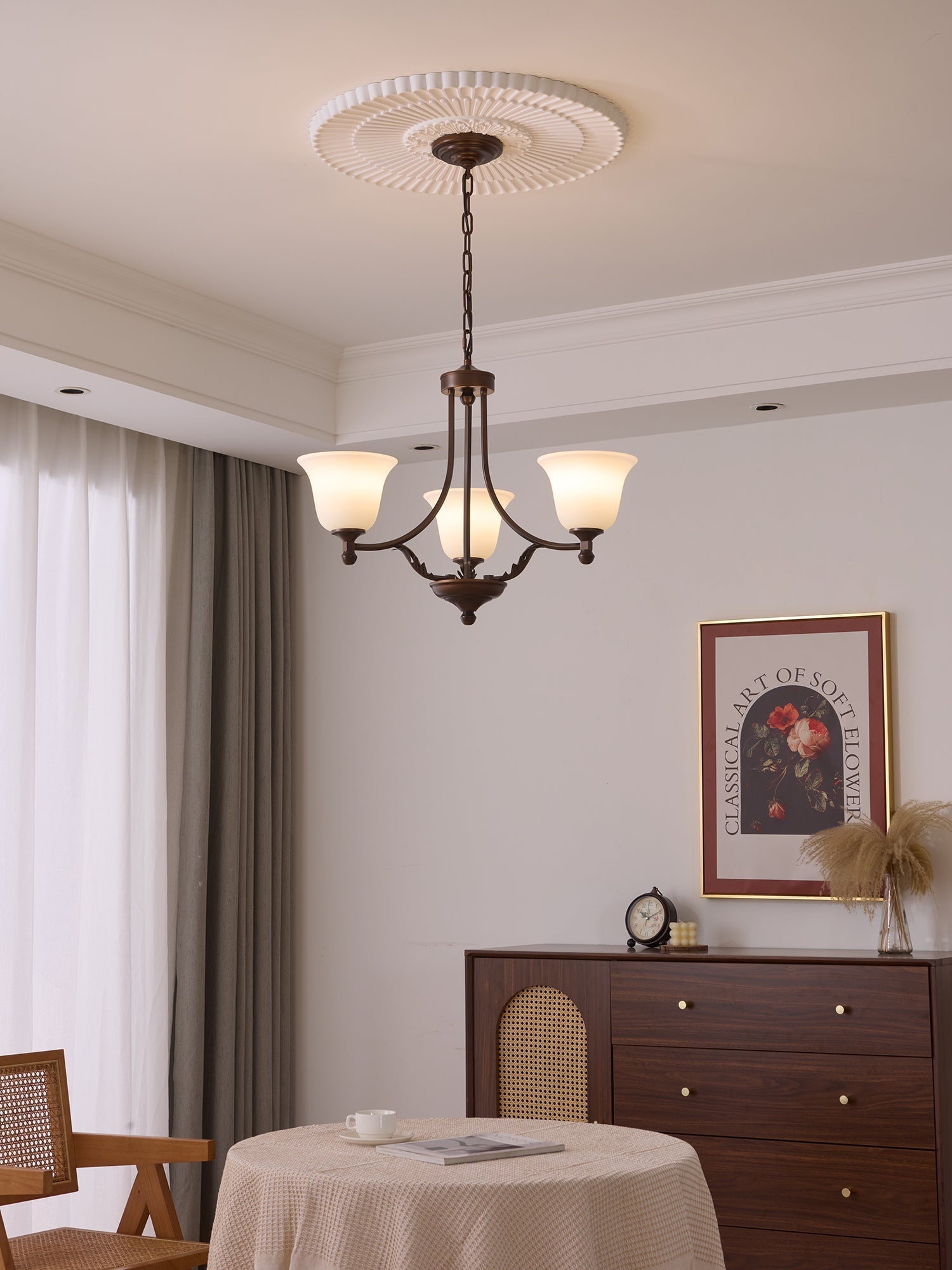 Elorira Traditioneller Eleganter Kronleuchter aus Bloom-Glas-Letslighting
