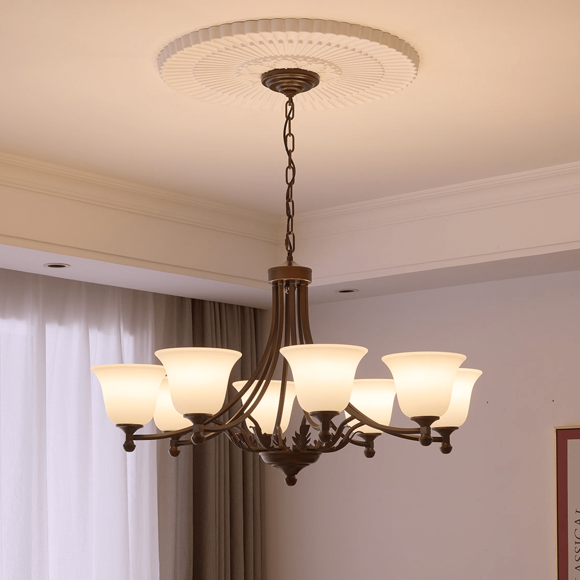 Elorira Traditioneller Eleganter Kronleuchter aus Bloom-Glas-Letslighting