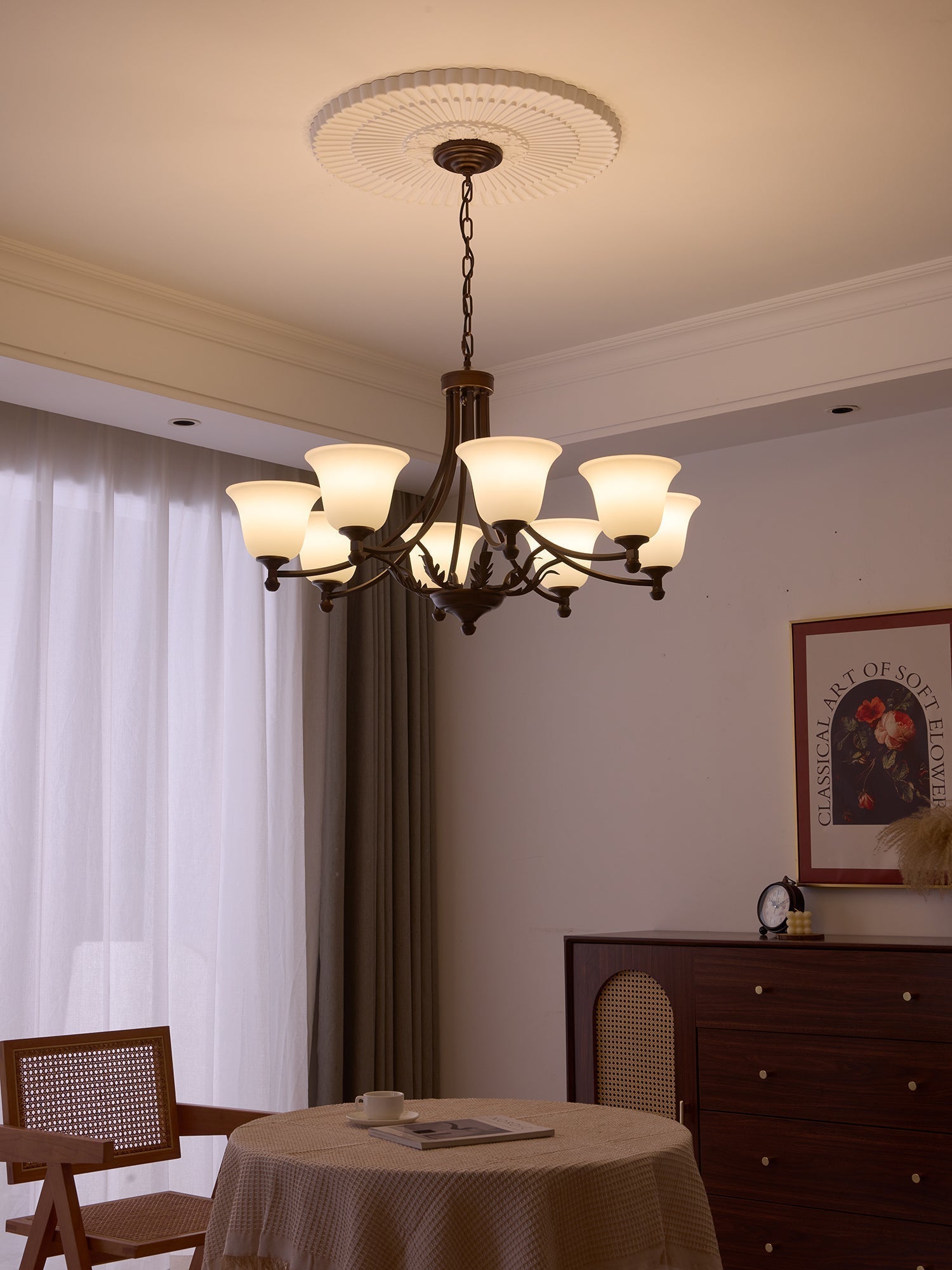 Elorira Traditioneller Eleganter Kronleuchter aus Bloom-Glas-Letslighting