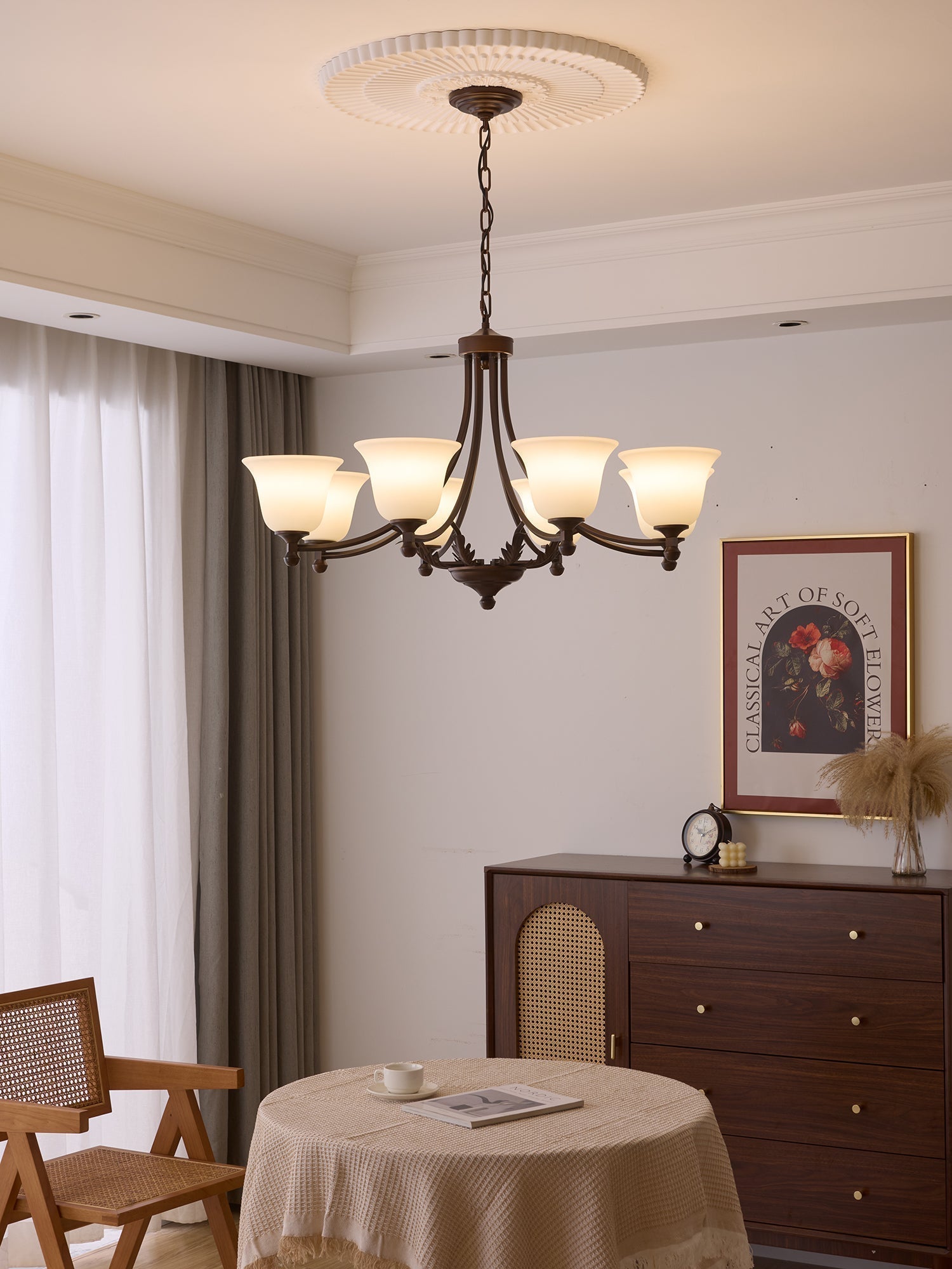 Elorira Traditioneller Eleganter Kronleuchter aus Bloom-Glas-Letslighting