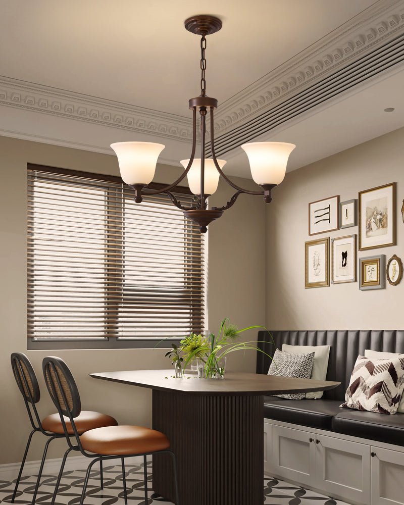 Elorira Traditioneller Eleganter Kronleuchter aus Bloom-Glas-Letslighting