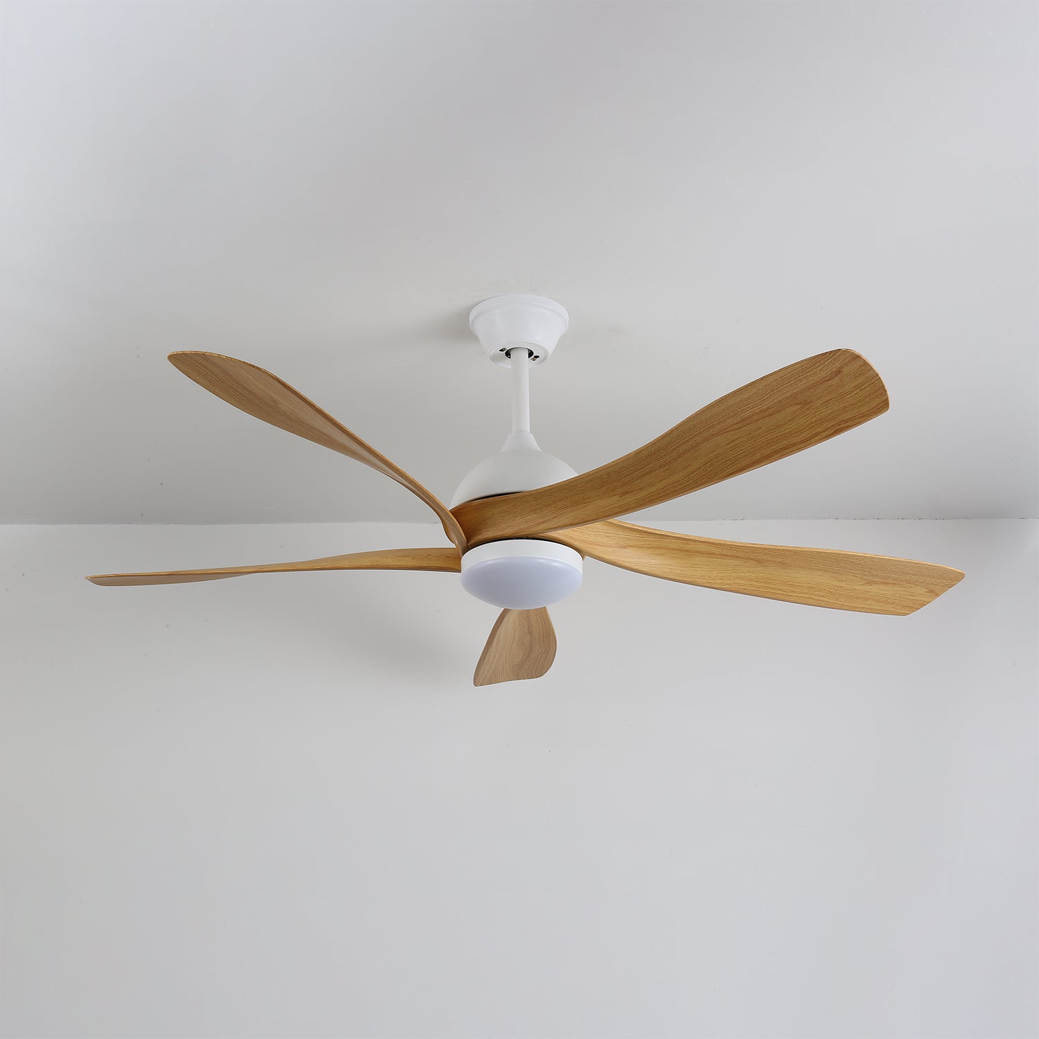 Sylven Moderner Deckenventilator mit Holzoptik und Licht