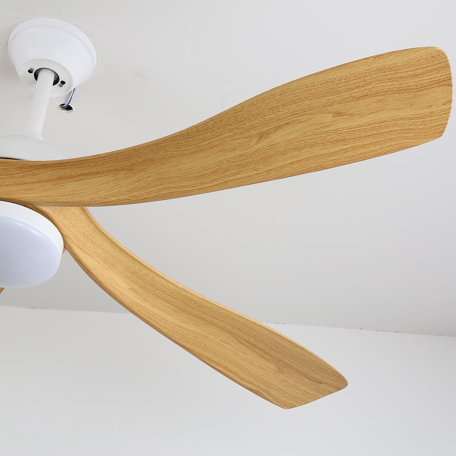 Installationsansicht des modernen Sylven Deckenventilators