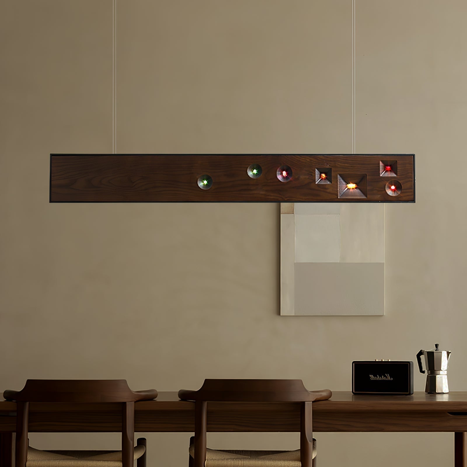 Lustra Lineare Pendelleuchte aus Holz mit Edelsteinen-Letslighting