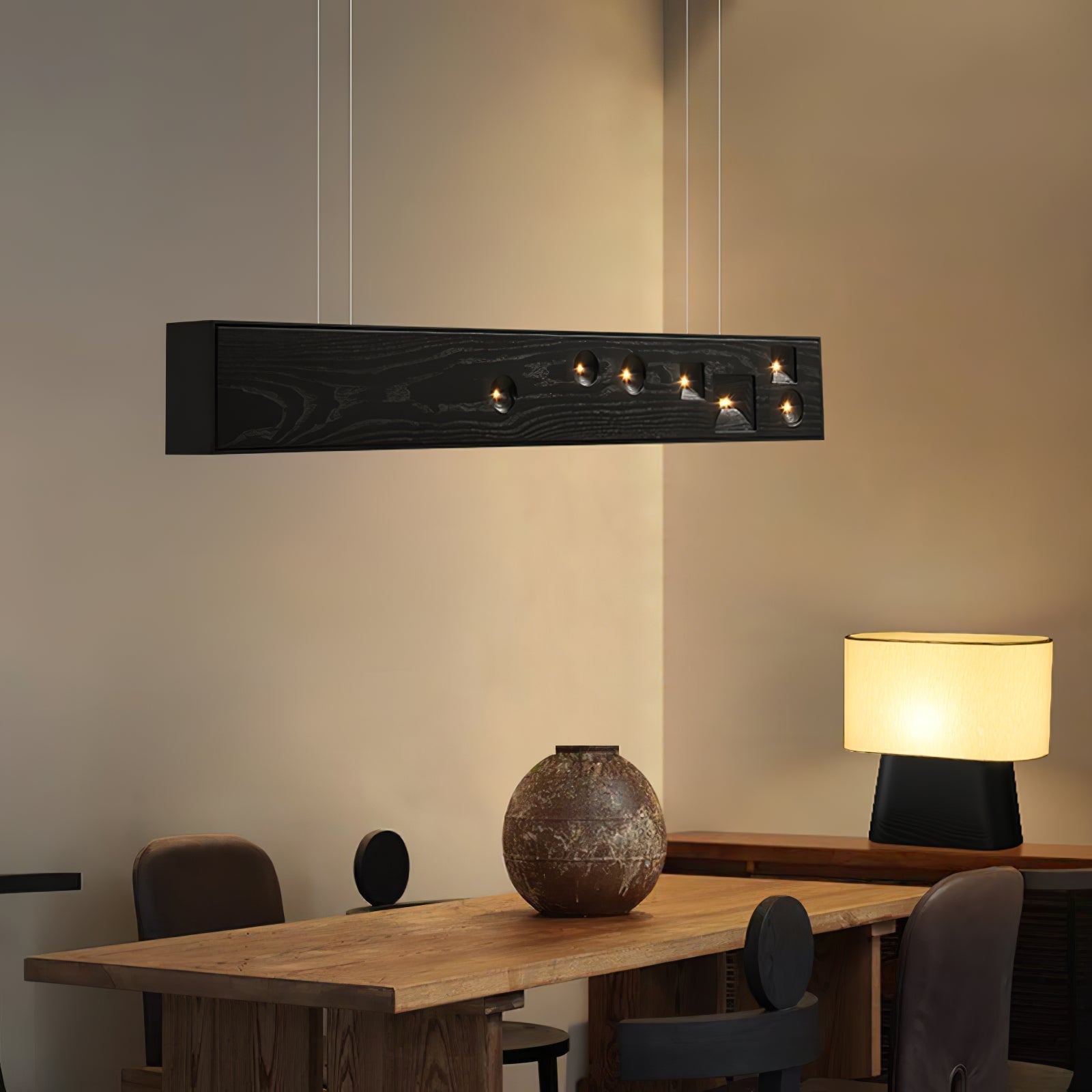 Lustra Lineare Pendelleuchte aus Holz mit Edelsteinen-Letslighting