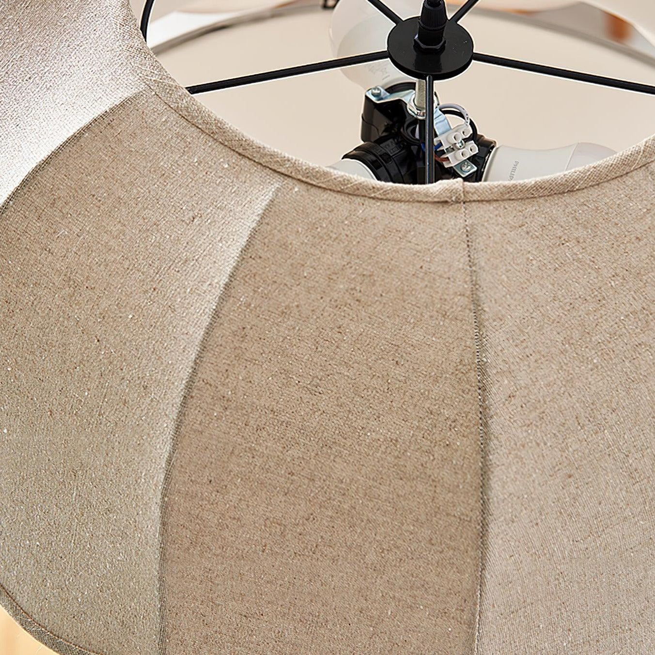 Sora Pendelleuchte mit Bananenblatt-Design