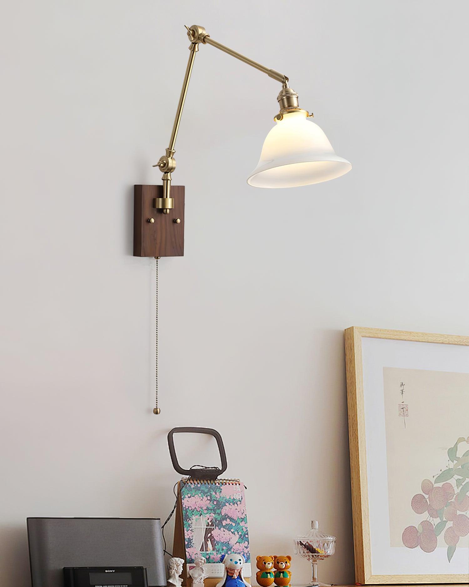 Tatum Minimalistische Moderne Wandleuchte aus Messing und Glas-Letslighting