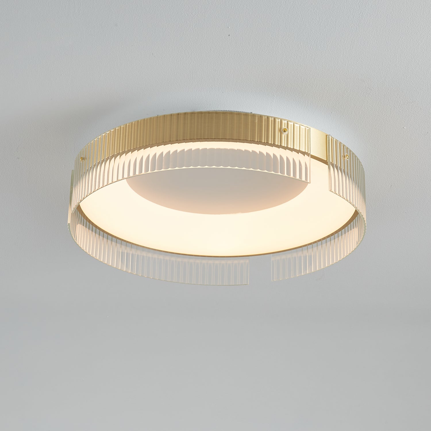 Ovenaris Minimalistische Deckenleuchte aus Messing-Letslighting
