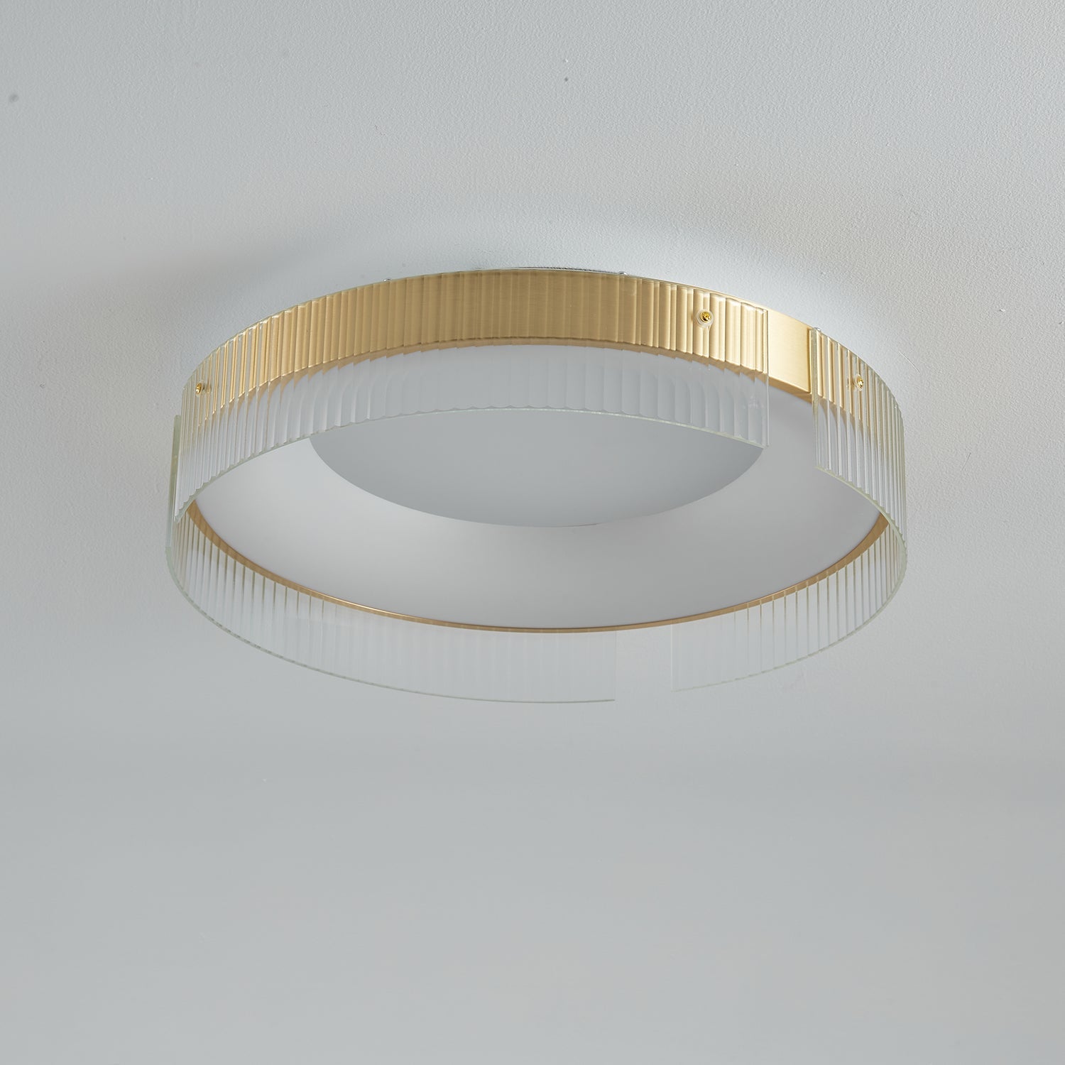 Ovenaris Minimalistische Deckenleuchte aus Messing-Letslighting