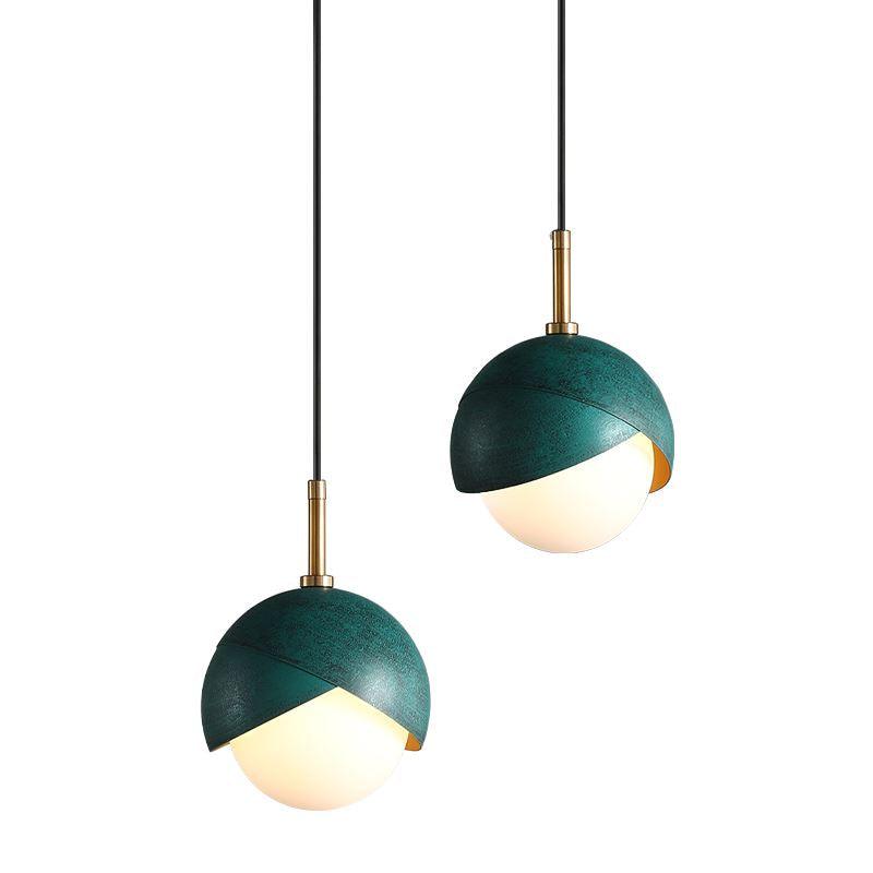 Solara Moderne Pendelleuchte Messing Geschachtelte Opalkugel-Letslighting
