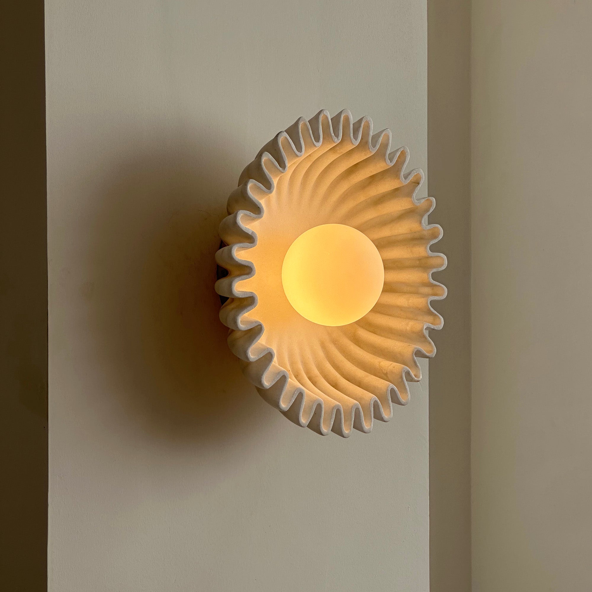 Wandleuchte Keramik Glas Dunkelgrün Weiß Schwarz Beige Skulptural-Letslighting