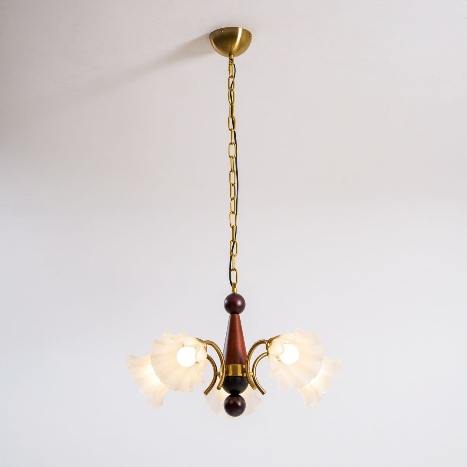 Ilvinan Traditionelle Eleganz Holz Glas Kronleuchter-Letslighting