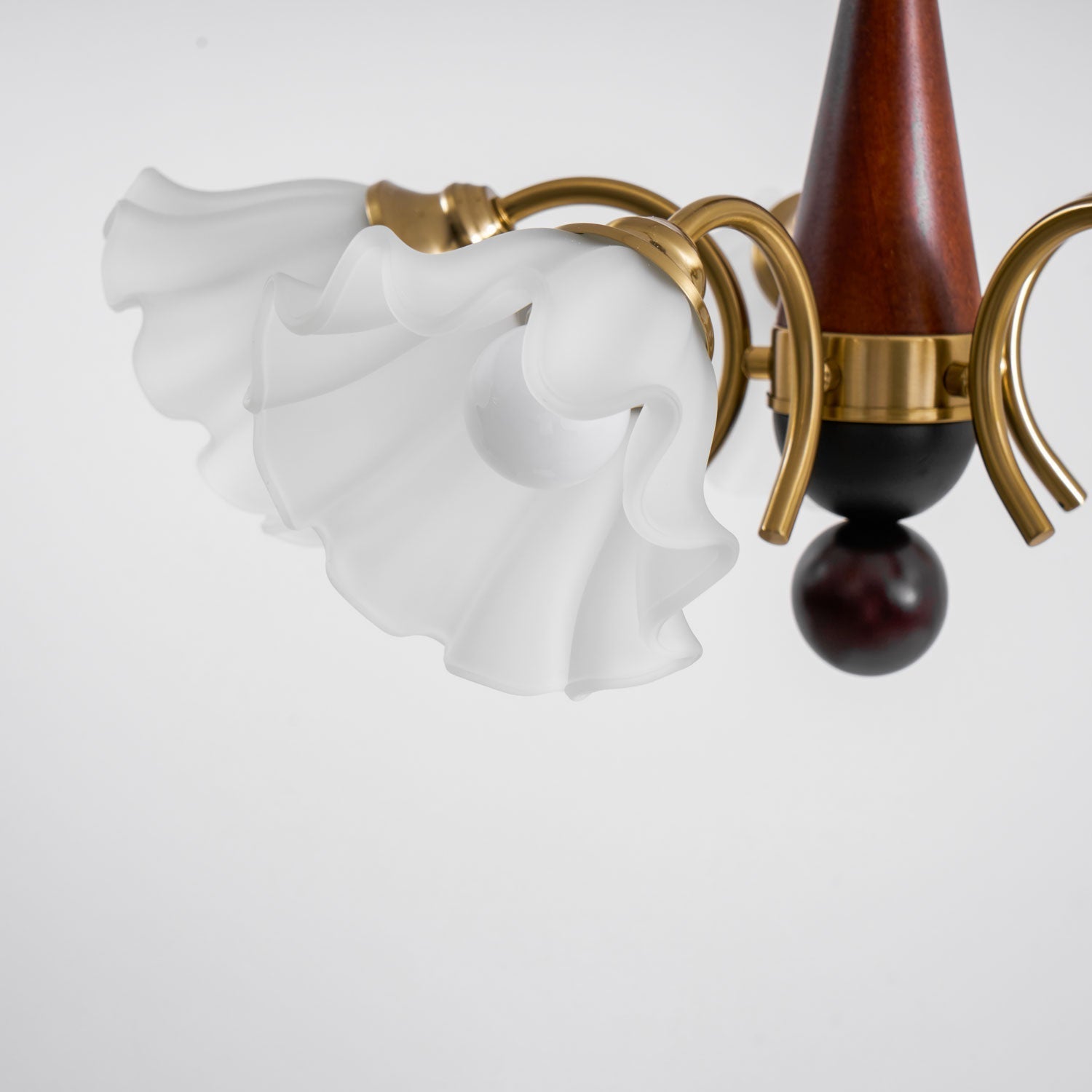 Ilvinan Traditionelle Eleganz Holz Glas Kronleuchter-Letslighting