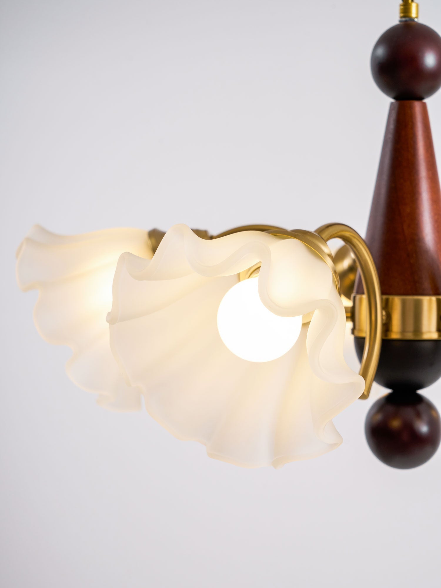 Ilvinan Traditionelle Eleganz Holz Glas Kronleuchter-Letslighting