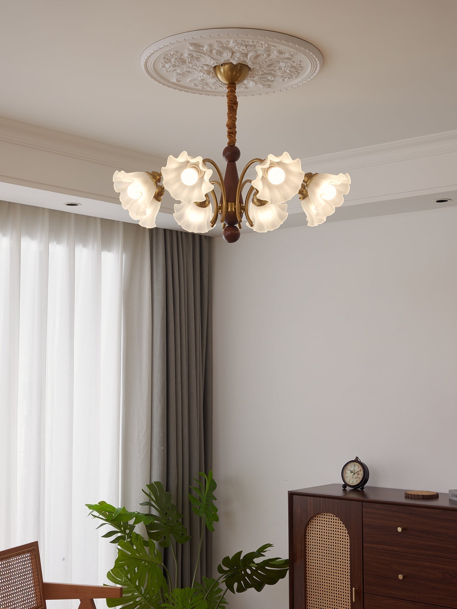 Ilvinan Traditionelle Eleganz Holz Glas Kronleuchter-Letslighting