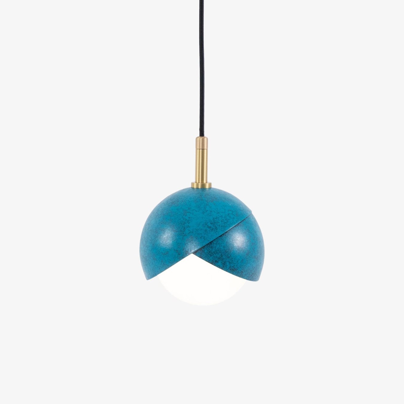 Solara Moderne Pendelleuchte Messing Geschachtelte Opalkugel-Letslighting