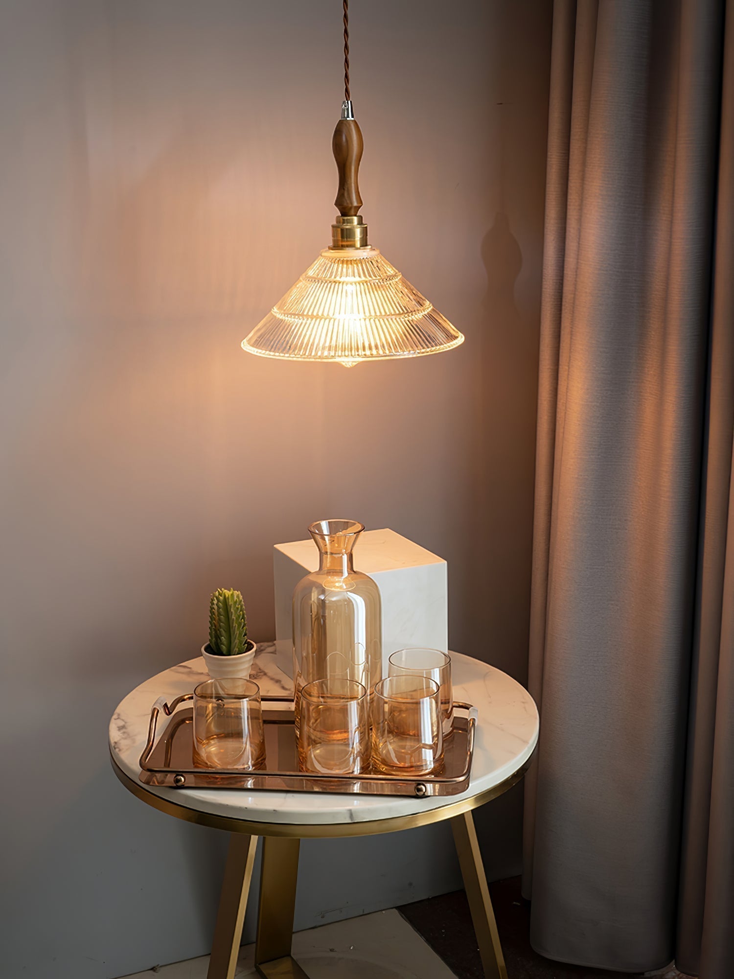 Arcara Vintage Pendelleuchte aus Geriffeltem Glas und Holz-Letslighting