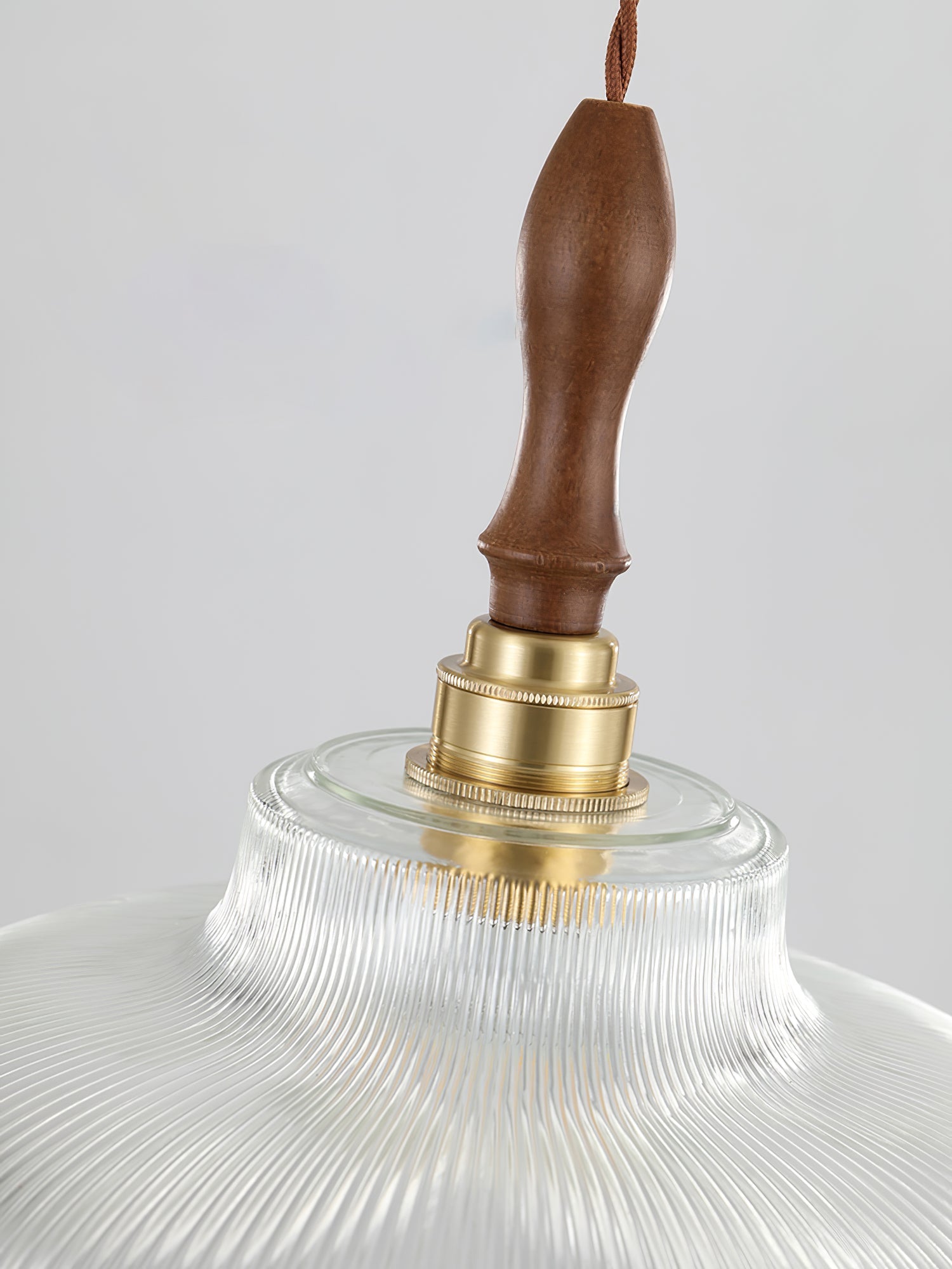 Arcara Vintage Pendelleuchte aus Geriffeltem Glas und Holz-Letslighting