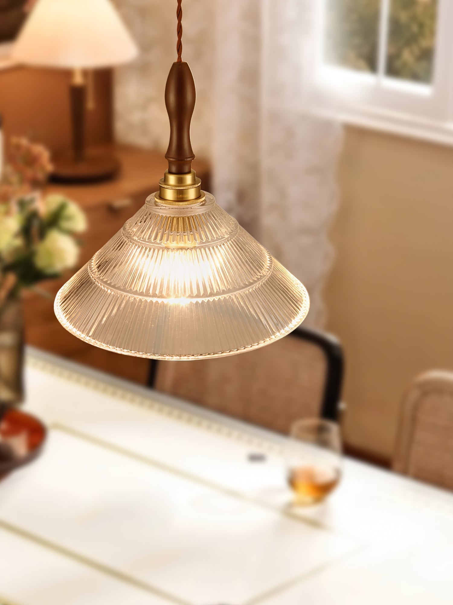 Arcara Vintage Pendelleuchte aus Geriffeltem Glas und Holz-Letslighting