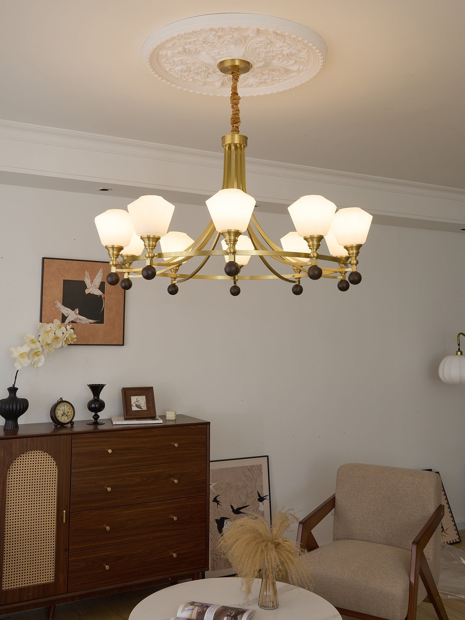 Nyraeyra Premium Nordic Art Kronleuchter aus Messing und Holz-Letslighting