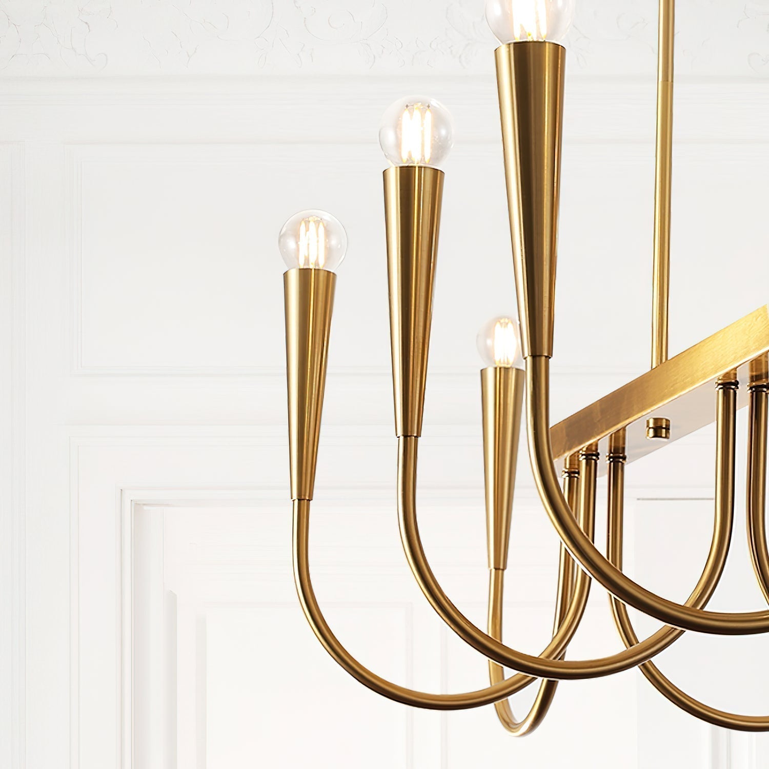 Fluide Eleganter linearer Kronleuchter aus Messing-Letslighting
