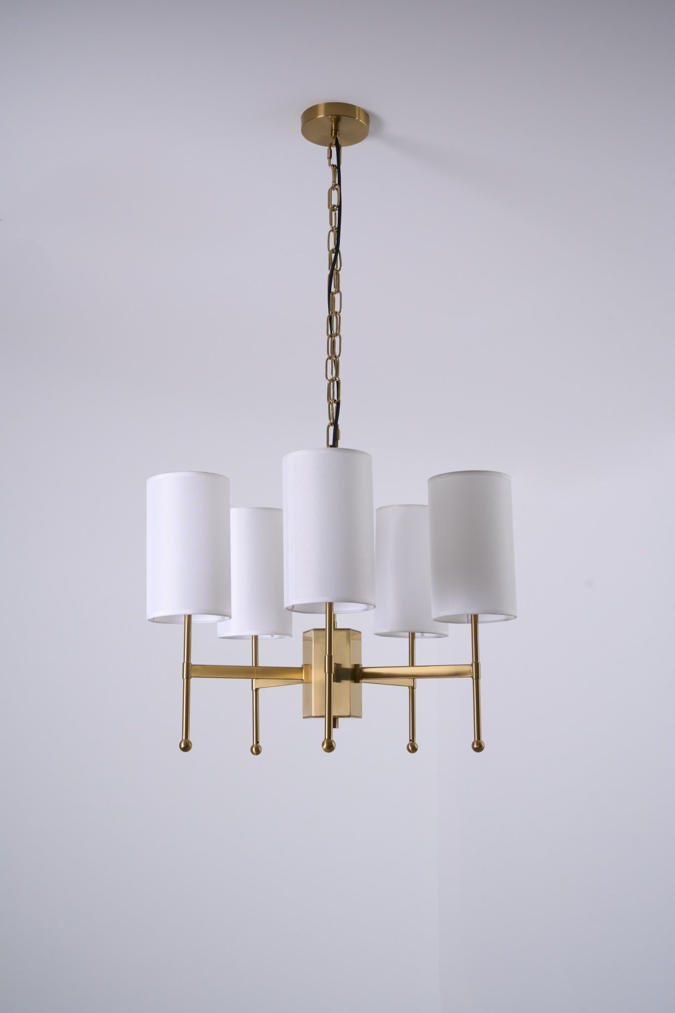 Ulcarisra Vintage Kronleuchter aus Messing mit Stoffbezug-Letslighting