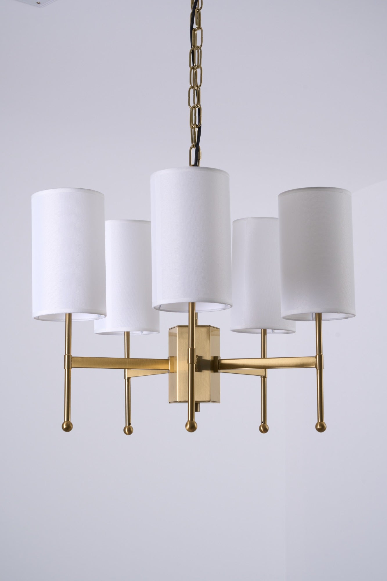 Ulcarisra Vintage Kronleuchter aus Messing mit Stoffbezug-Letslighting