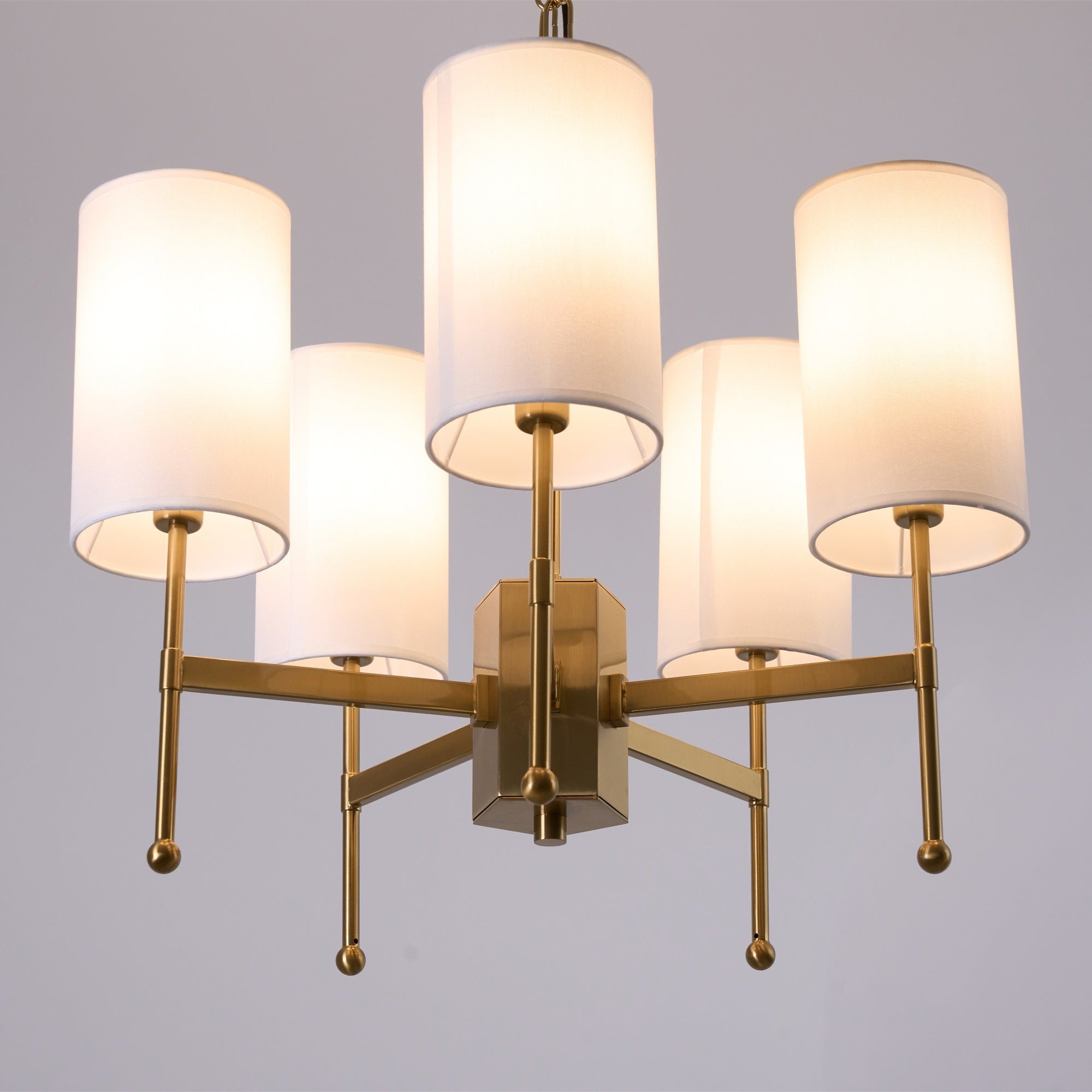 Ulcarisra Vintage Kronleuchter aus Messing mit Stoffbezug-Letslighting