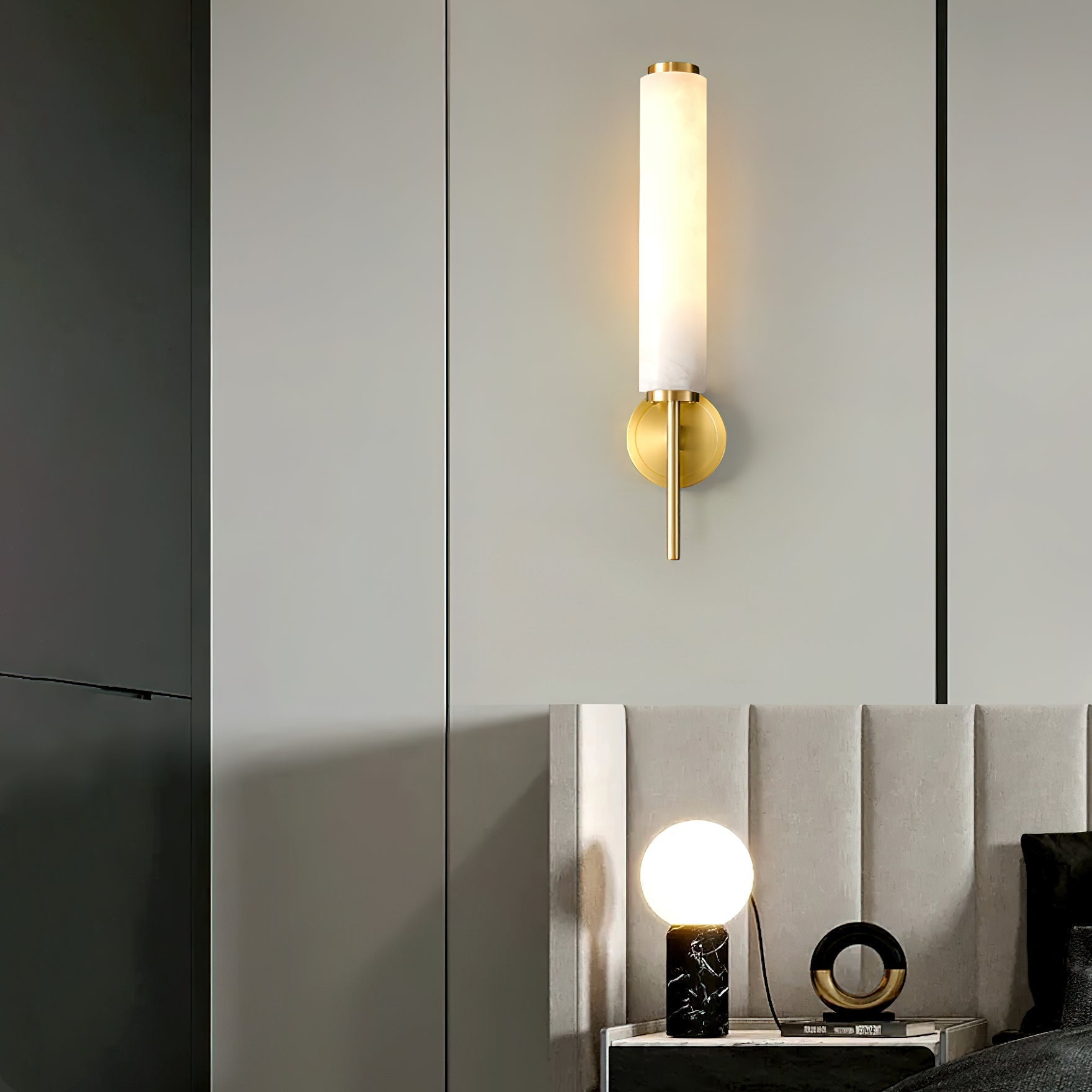 Jern Art-Déco-Wandleuchte aus Alabaster