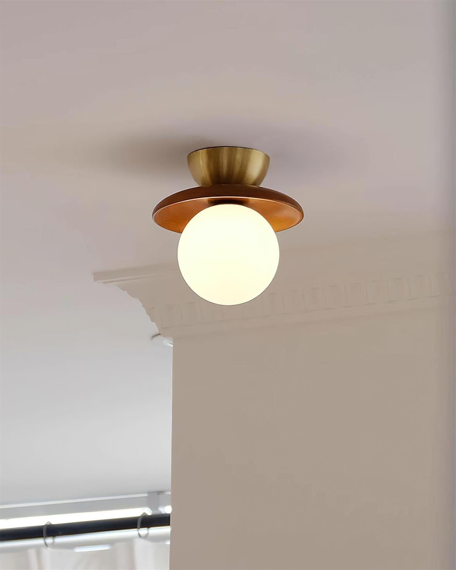 Deckenleuchte Globus Opal Glas Modern Messing Walnuss Akzent Einbau-Letslighting
