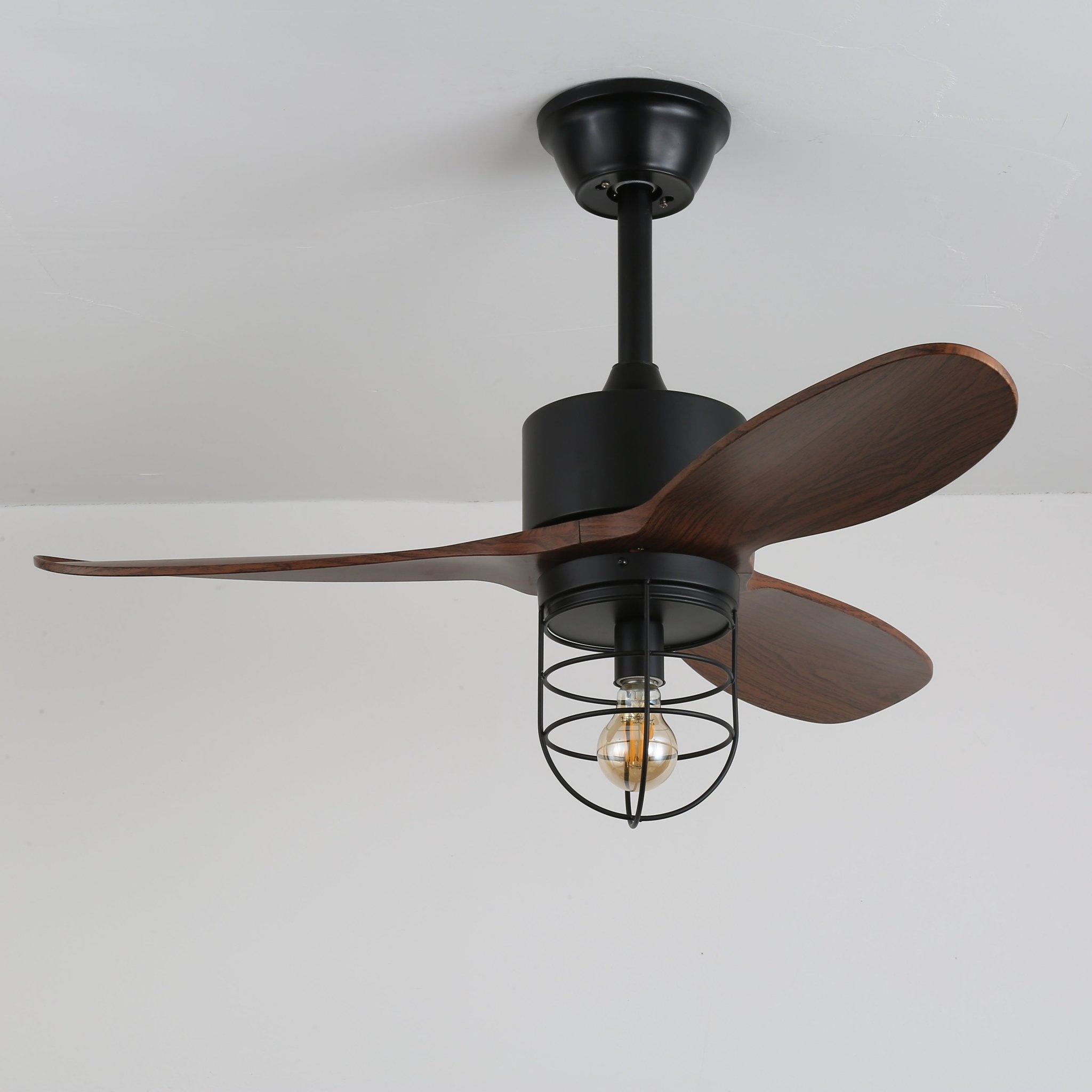 Brisora Industrie-Deckenventilatorleuchte aus Holz, mit ausgeschaltetem Licht