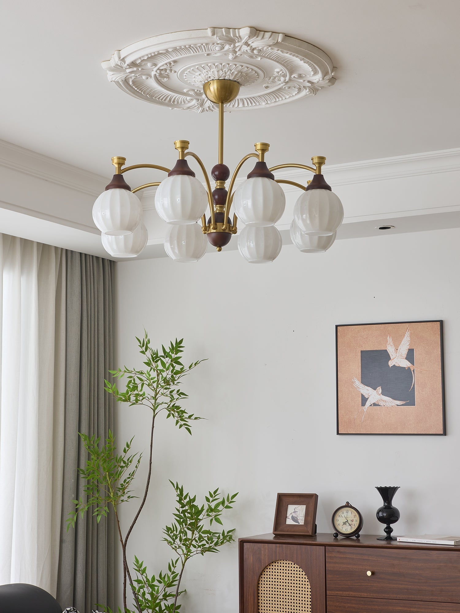 Illoros Traditioneller Eleganter Holzkronleuchter-Letslighting